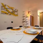 Vista Sui Colli Di Ai Piedi Di Alta *