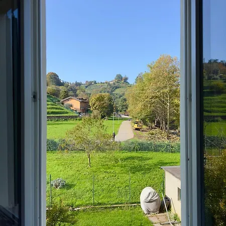 Vista Sui Colli Di Ai Piedi Di Citta Alta *